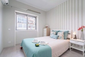 2 habitaciones, insonorización y tabla de planchar con plancha 