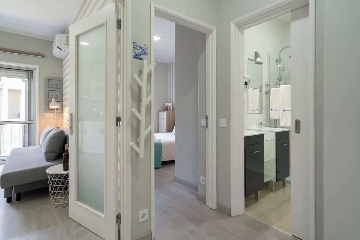 2 bedrooms, soundproofing, iron/ironing board, WiFi