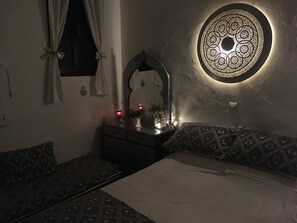 1 chambre, fer et planche à repasser, Wi-Fi gratuit, draps fournis