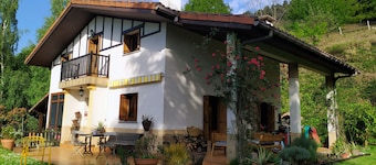 House / Villa - Lasarte-Oria TO EIGHT MINUTES OF SAN SEBASTIANCasa con jardín