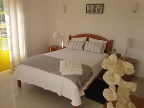 4 Schlafzimmer, Bügeleisen/Bügelbrett, kostenloses WLAN, Bettwäsche