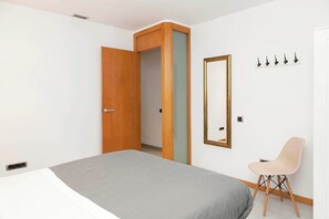 3 chambres, fer et planche à repasser, lit parapluie, Wi-Fi gratuit
