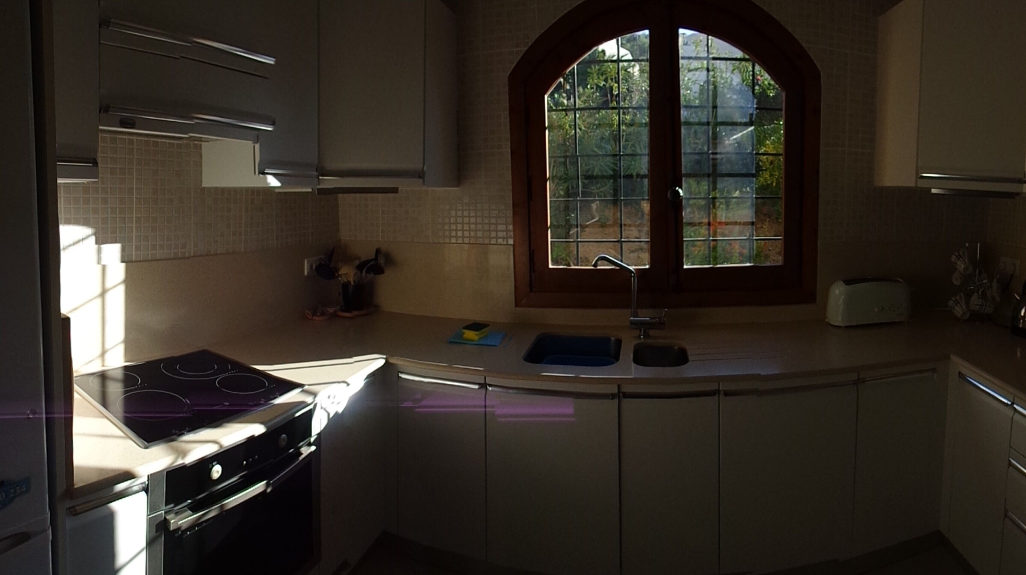 Clean, comfortable, central location, Wi Fi and Sports rights.