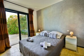 5 bedrooms, iron/ironing board, travel cot, WiFi