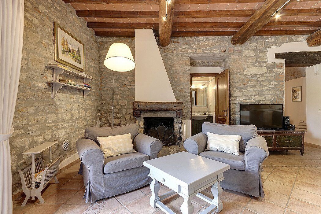 Casa Camomilla D: A characteristic and welcoming one-story independent house surrounded by meadows and by green hills, with Free WI-FI.