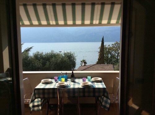 PANORAMIC APARTMENT SITUATED IN THE TOWN CENTER WITH LAKE VIEW