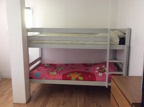 1 bedroom, desk, WiFi, bed sheets