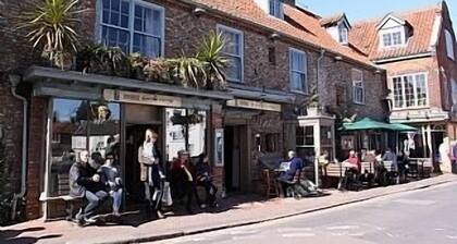 Hermosa, independiente, tradicional cabaña de Norfolk en una ubicación tranquila del pueblo.