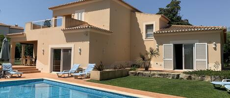 Udendørs pool, opvarmet pool