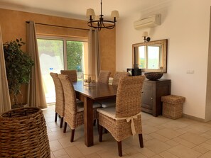 Dining - Large private detached three bedroom villa with heated infinity swimming pool (Carvoeiro)