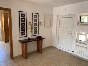 Interior - Large private detached three bedroom villa with heated infinity swimming pool (Carvoeiro)