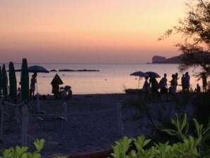 Beach towels - Quality self-catering for two, new modern flat, convenient town centre location. (Alghero)