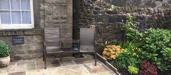 Fern House, Grassington; central yet parking & quiet, light & period elegance