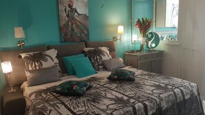 1 Schlafzimmer, Zimmersafe, Schreibtisch, schallisolierte Zimmer