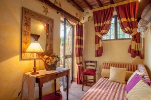 3 bedrooms, iron/ironing board, free WiFi, bed sheets - Romantic farmhouse villa in Lucca to sleep 5 guests with private pool and wi-fi (Aquilea)