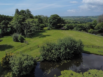 beautiful country and lakeside setting with superb leisure facilities