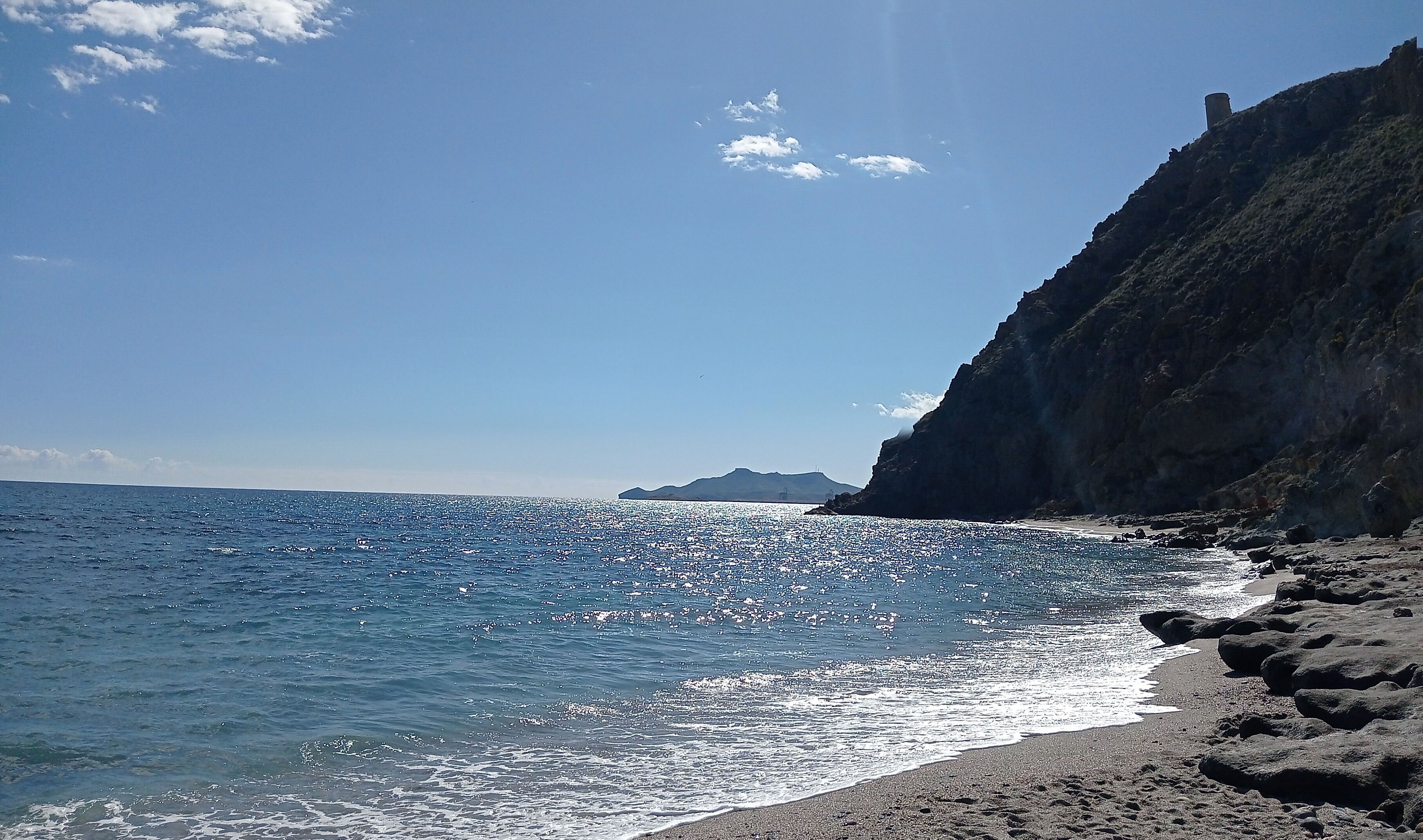 Plage, chaises longues