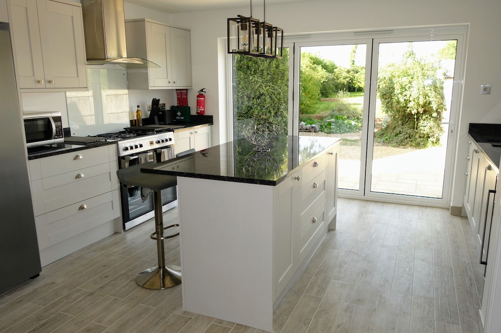 Newly Renovated Period Cottage Close To New Forest