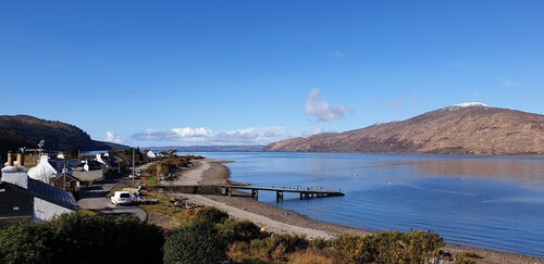 Glenelg, pet friendly spacious house with fantastic views across the bay to Skye