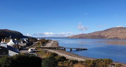 Glenelg, pet friendly spacious house with fantastic views across the bay to Skye
