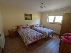 3 Schlafzimmer, Bügeleisen/Bügelbrett, Reisekinderbett, kostenloses WLAN