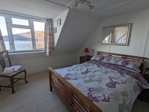 3 chambres, fer et planche à repasser, lit parapluie, Wi-Fi gratuit