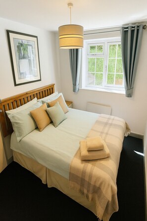 2 chambres, fer et planche à repasser, Wi-Fi, literie fournie