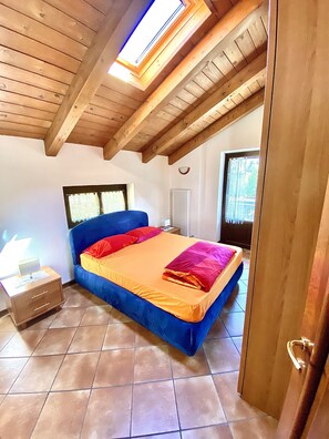 4 bedrooms, desk, iron/ironing board, free WiFi - Charming Villa (Gignod/Aosta)