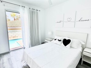 3 bedrooms, in-room safe, iron/ironing board, WiFi