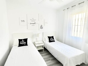 3 bedrooms, in-room safe, iron/ironing board, WiFi