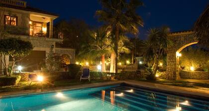 Ylellinen huvila 12 hengelle, joka sijaitsee Crestatxissa lähellä Pollensaa