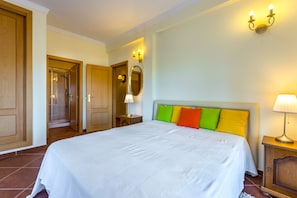 4 bedrooms, free WiFi, bed sheets