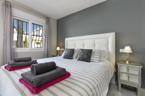 4 bedrooms, in-room safe, iron/ironing board, free WiFi