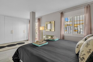 4 bedrooms, in-room safe, iron/ironing board, free WiFi