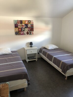 3 bedrooms, iron/ironing board