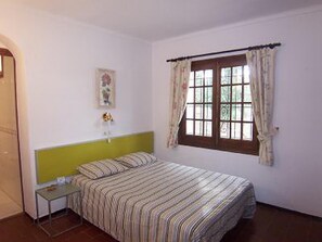 3 chambres, fer et planche à repasser, accès Internet
