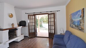 Living area - FRANCIAC: Cosy house with a large community pool and garden (l'Escala)