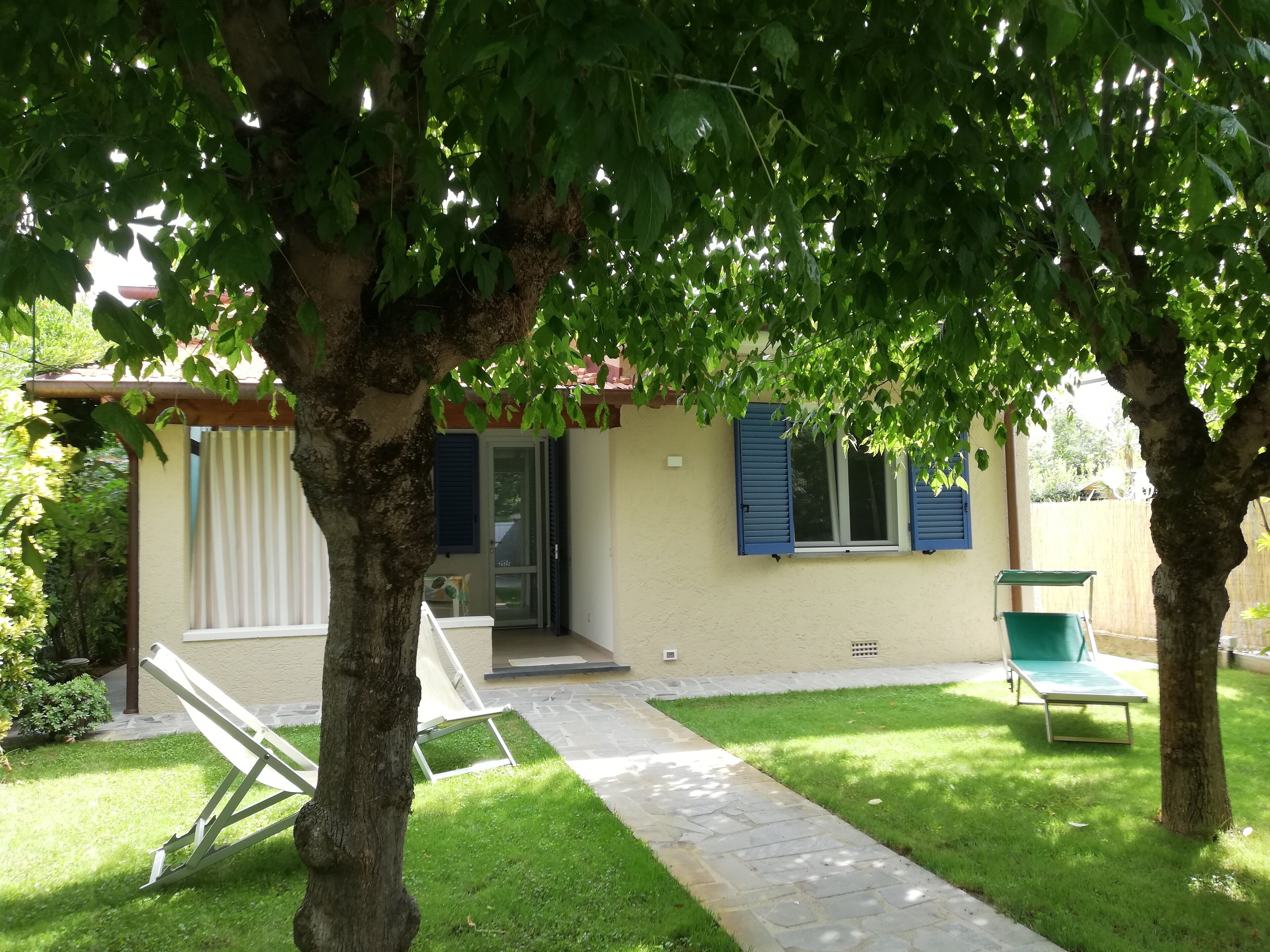 Villino Monica, tranquility in Versilia.