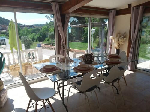 Superbe  VILLA"130m2+clim / piscine sécurisée plein sud au calme