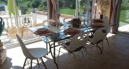 Superbe VILLA"130m2+clim / piscine sécurisée plein sud au calme