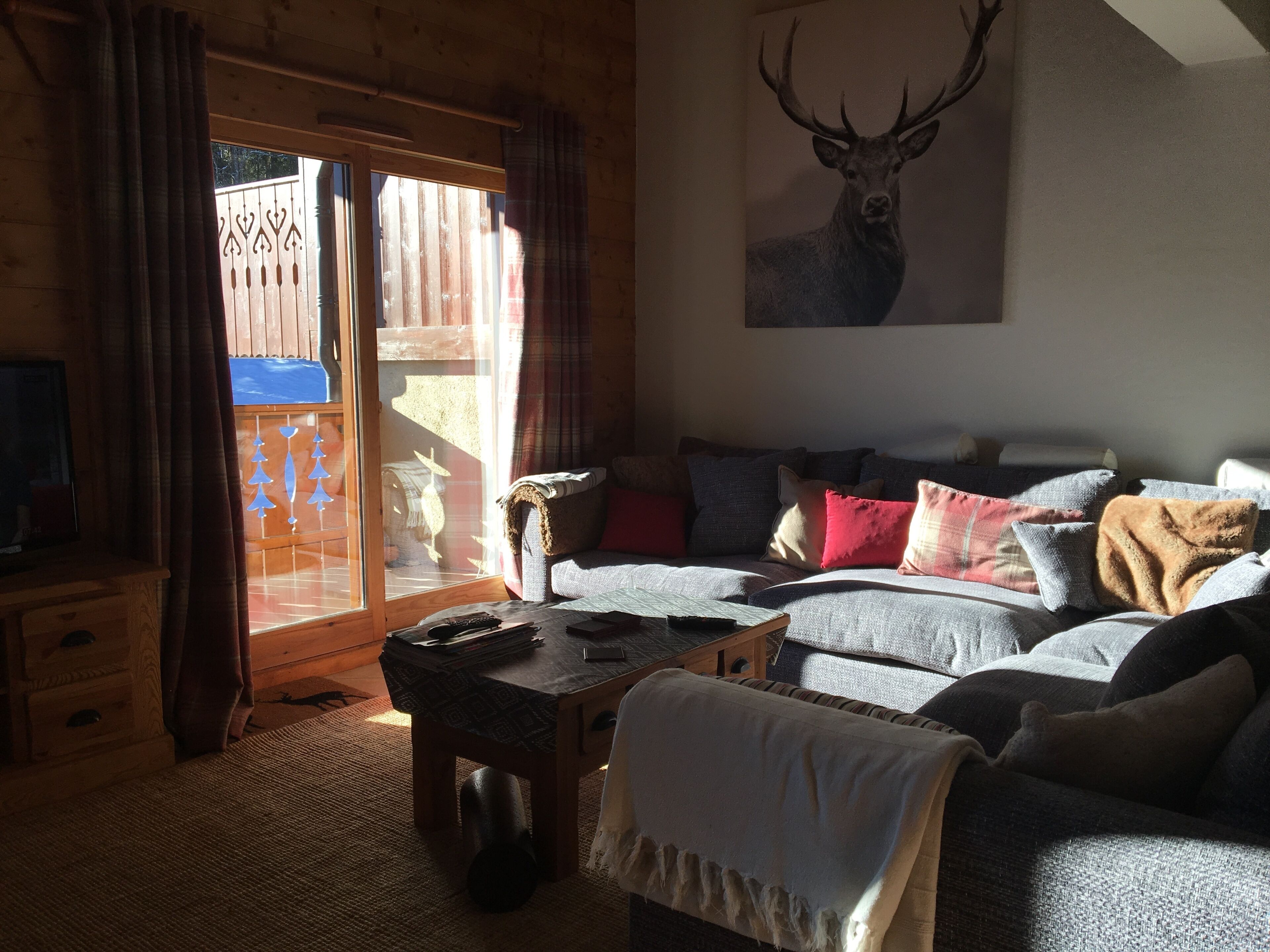 Spacious 4 bed ski apartment on the slope