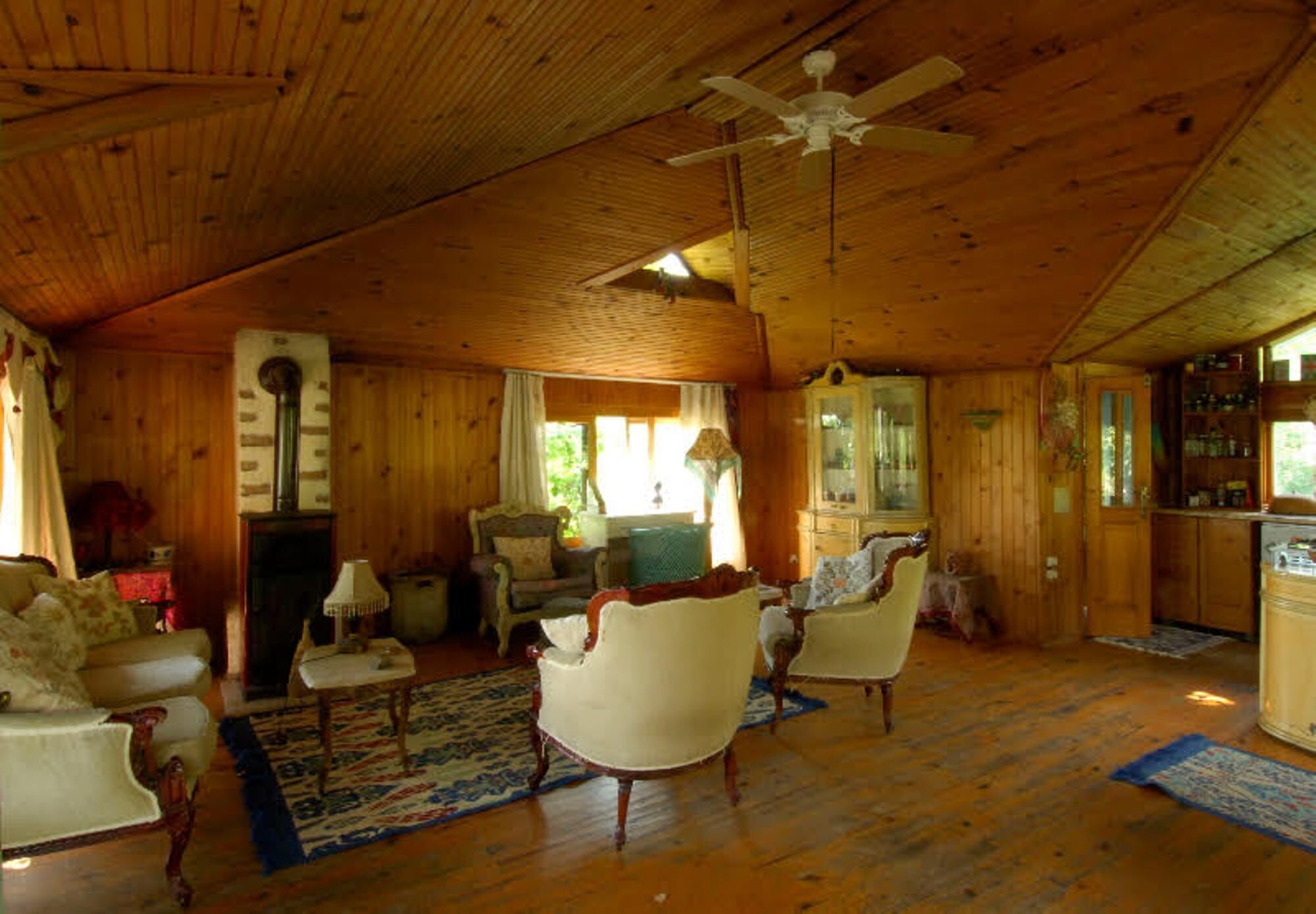 Country Cottage Romantic Retreat