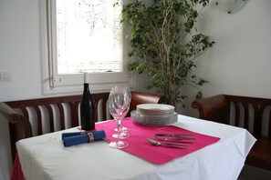 Dining -  3 BEDROOM LUXURY FLAT IN SAFE RESIDENTIAL BARCELONA CENTER (Barcelona)
