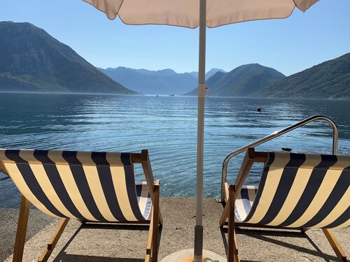 A unit, One bedroom, stunning views, waterfront, free secured parking