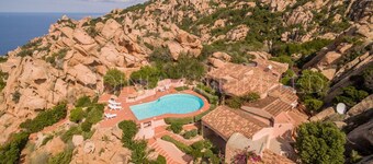 Villa Corbezzolo Giallo: with terrace, shared pool and barbeque