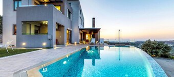 Breathtaking Seaview Villa With Heated Pool, Chania Crete
