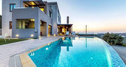 Breathtaking Seaview Sunset / Heated Pool, Playground Near the Beach and Chania!