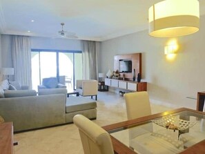 Imagen sin descripción, 4 de 22, botón