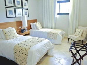 2 quartos, ferros/tábuas de passar roupa, Wi-Fi, roupa de cama