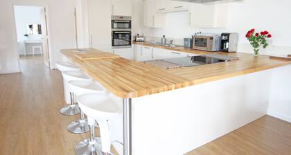 George's Cottage - set in the Heart of Woodchurch Village of the Kentish Weald